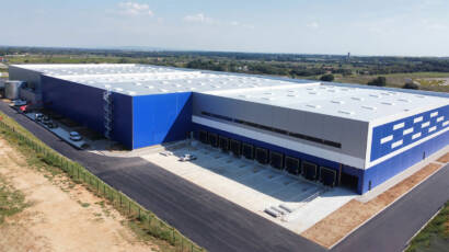 Conception et construction d’une plateforme logistique à Saint-Gilles-du-Gard par DB Groupe Idec - 01
